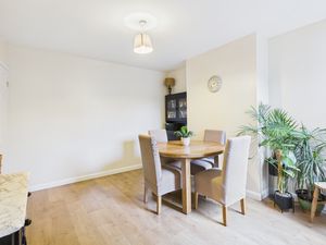 DiningRoom- click for photo gallery